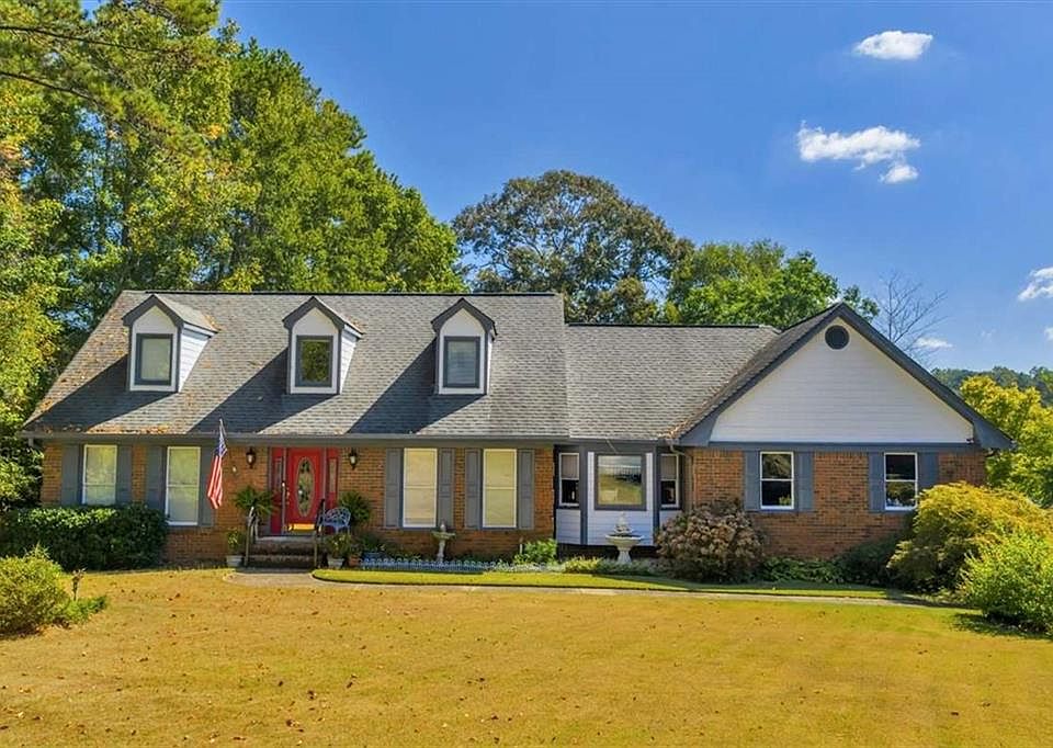 1st image of 5011 W Lake Dr SE