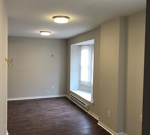 5th image of 700 E Chelten Ave #1