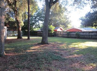 399 Whiteway Cir, Valparaiso, FL 32580