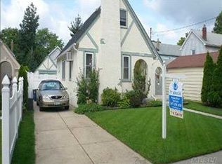 1590 Glenmore St, Baldwin, NY 11510