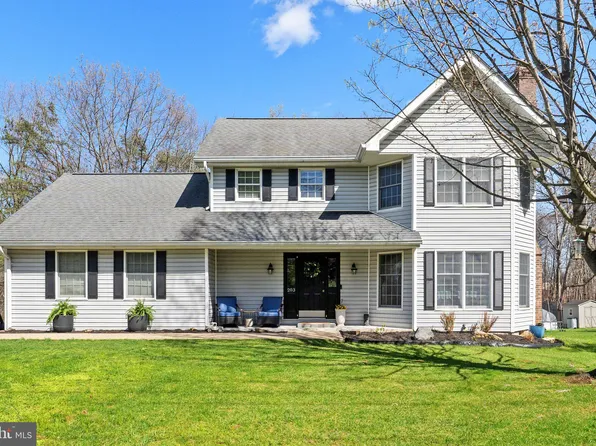 203 Lake Holiday Rd, Cross Junction, VA 22625