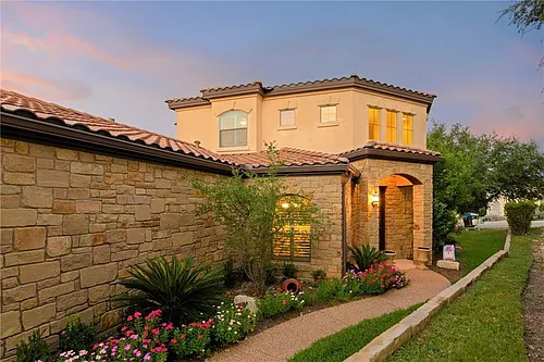 110 Oak Glen Cv Photo 1