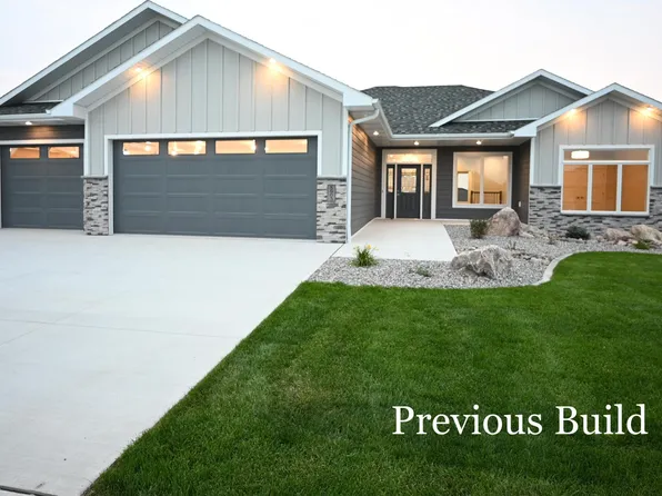 5921 Crested Butte Rd, Bismarck, ND 58503