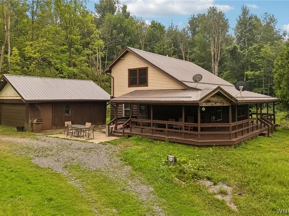 18 Deer Pond Acre, Warsaw, NY 14569