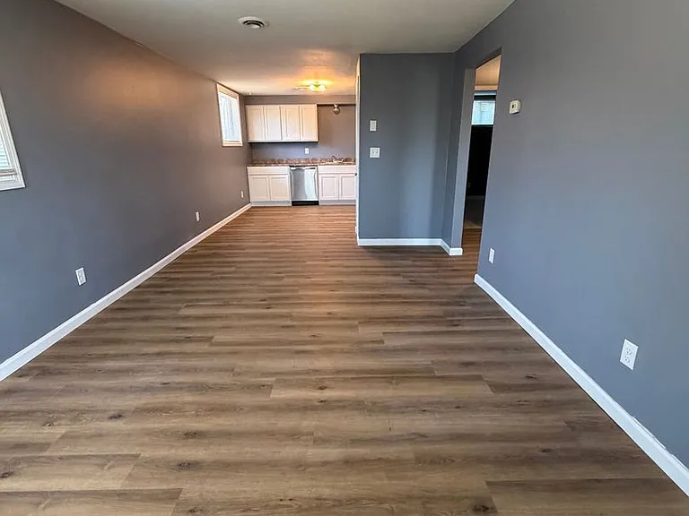 Versailles Apartments — Photo 6