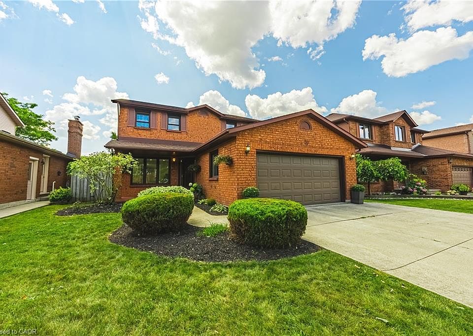 1st image of 39 Parkwood Cres