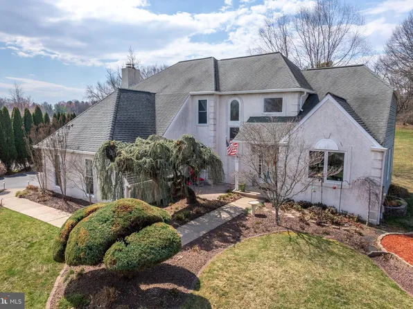 56 W Windrose Dr, Richboro, PA 18954