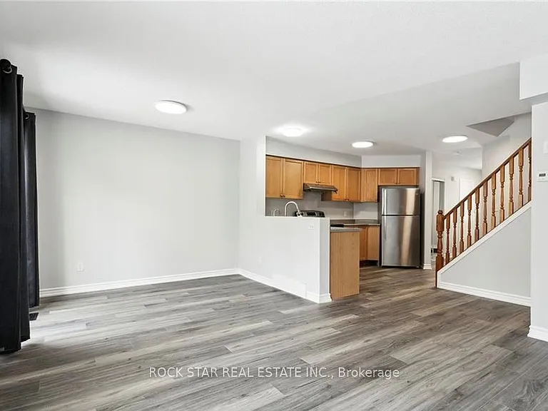 159 Henhoeffer Cres — Photo 14