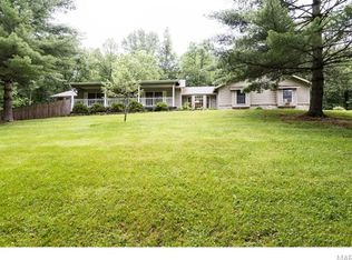 18660 Vixen Dr, Pacific, MO