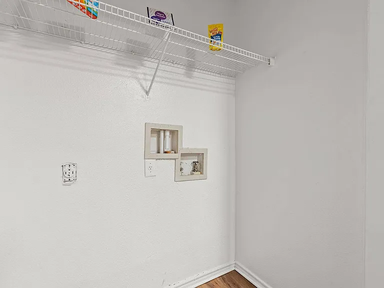 Avonmora Apartments — Photo 13
