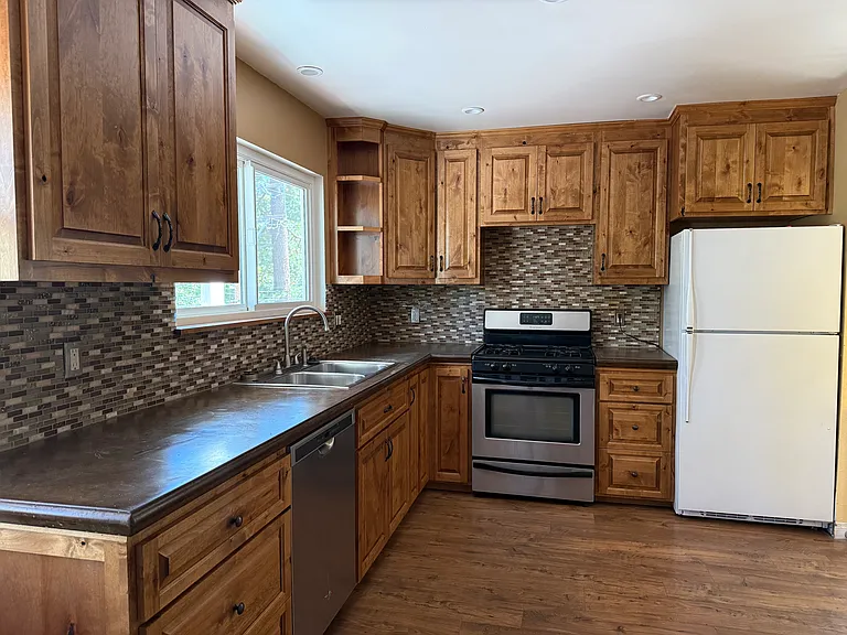 33159 Ridge Rd — Photo 5