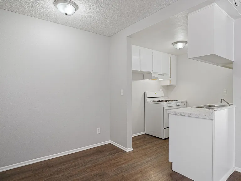 Dresser Complex — Photo 11
