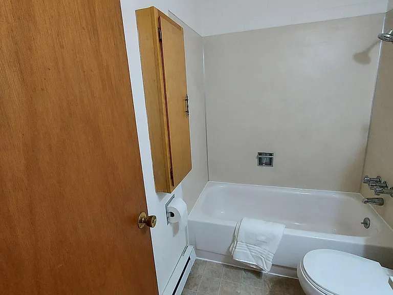 214 2nd St #2 — Photo 7
