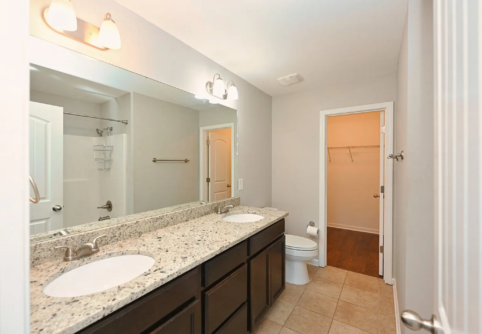 2 bed, 2.5 bath, 1312 sqft, $1,700 — Photo 4