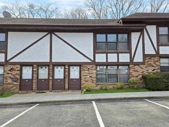 86 Bailey Court #86, Middle Island, NY 11953