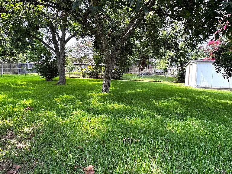 809 Atlow Dr — Photo 22