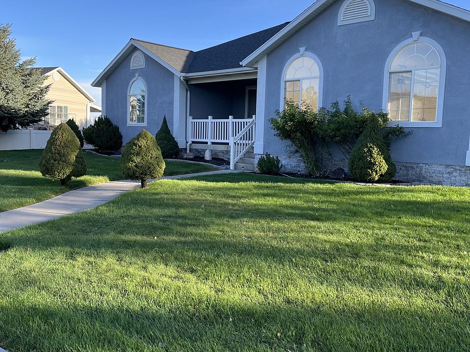 1st image of 1517 E Falcon Ln