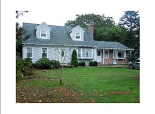 994 Stafford Rd, Tiverton, RI 02878