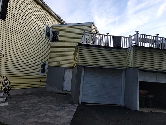 3rd image of 203 Lynn Shore Dr Floor 2