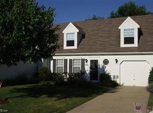 58 Dover Place Ln #32J, Northfield, OH 44067