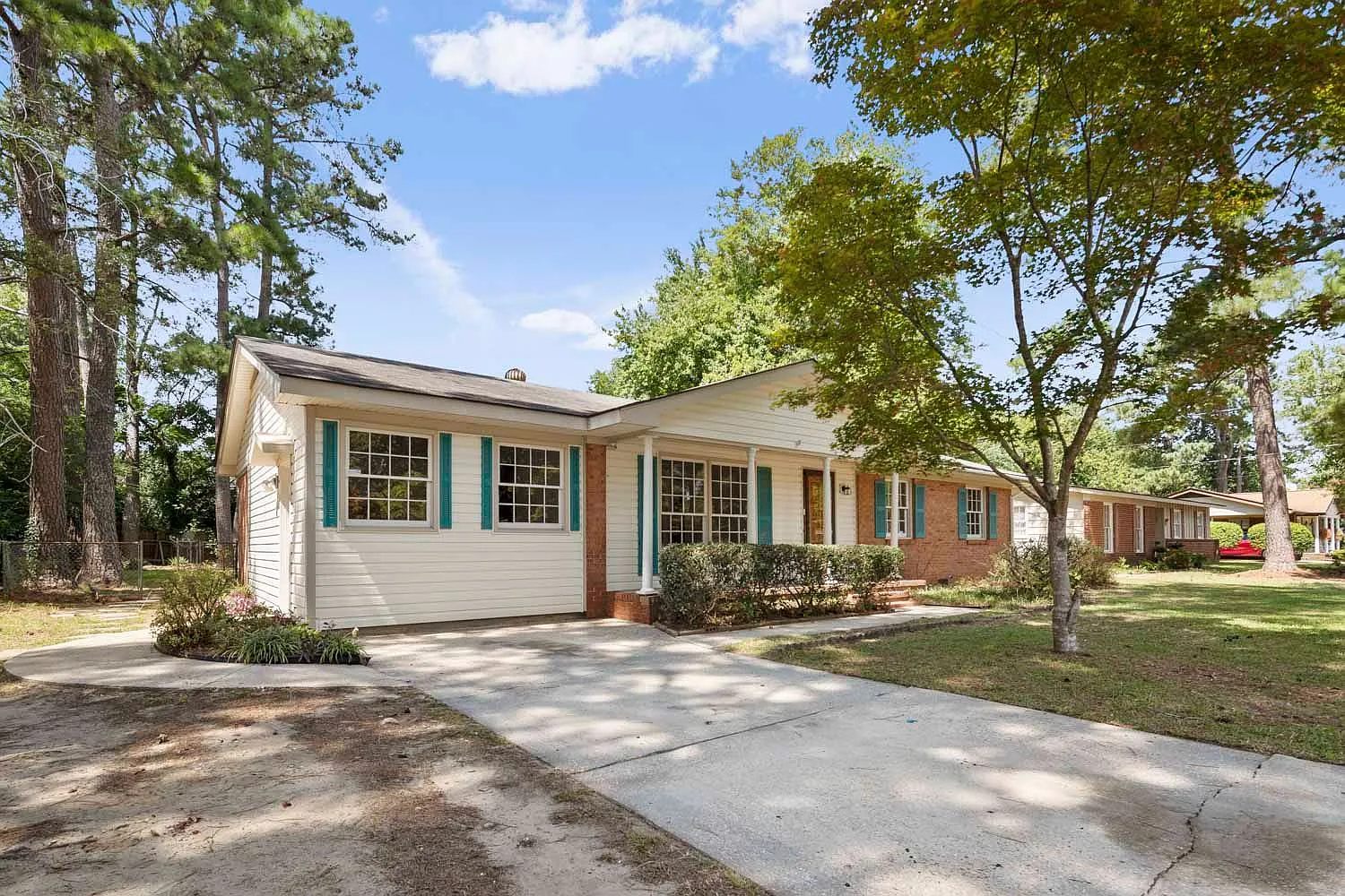 4 bed, 2.5 bath, 2015 sqft, $1,525 — Photo 2