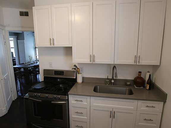5th image of 3034 N Francisco Ave #2