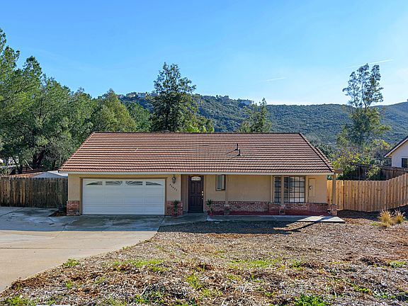 4th image of 23427 Glenn Ellen Way
