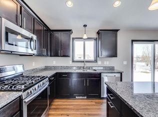 4962 Oak St, Maple Plain, MN 55359