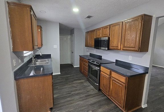 4th image of 6909 Club Creek Dr