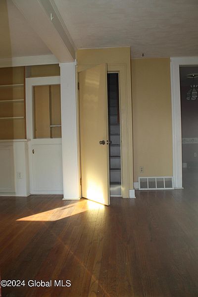 5th image of 16 Edmel Road