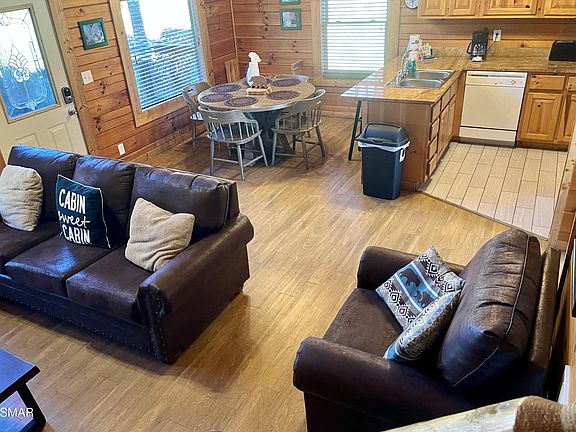 4th image of 1653 Little Cabin Loop