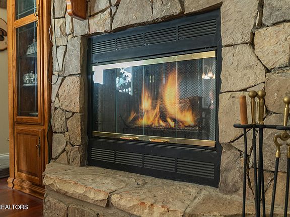 4th image of 1339 Jim Fain Rd