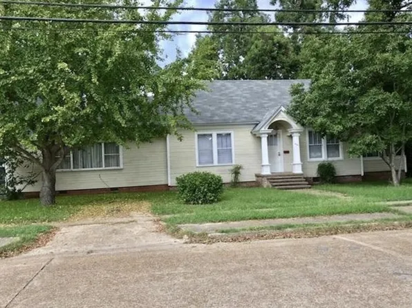501 E 3rd St, Leland, MS 38756