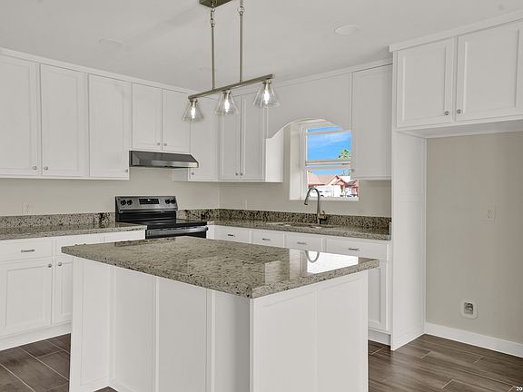 4th image of 602 ATLANTA DR
