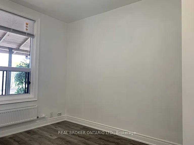 2199 Gerrard St E #4 — Photo 6