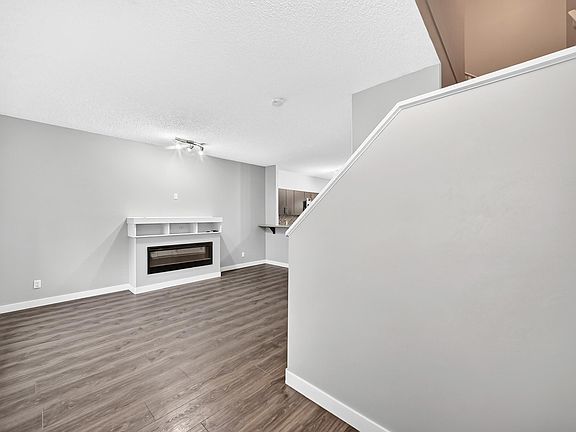 3rd image of 1470 33rd St NW