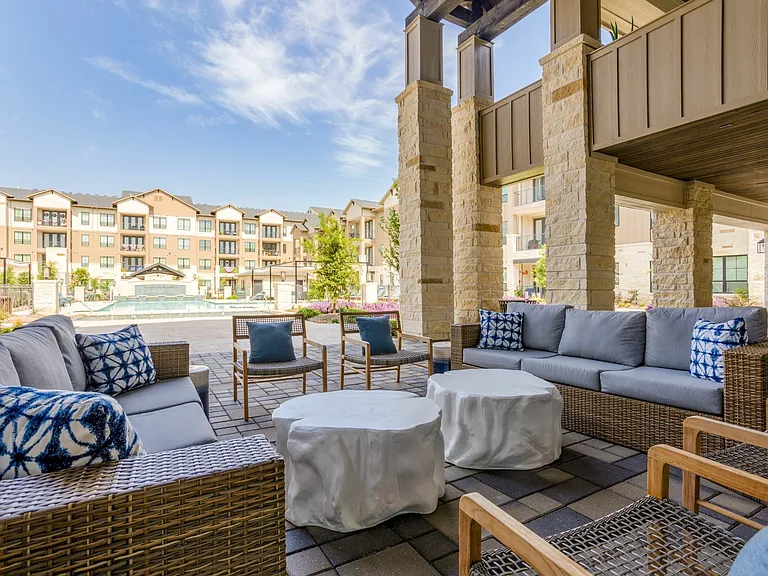 Cadence Creek Towne Lake - Outdoor Seating -9 (1)