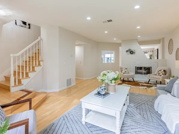 933 La Mesa Ter Unit E, Sunnyvale, CA 94086