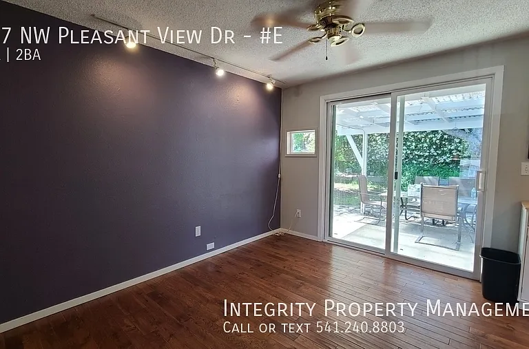 347 NW Pleasant View Dr #E — Photo 6