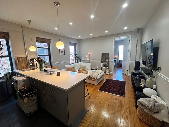 5th image of 1437 Carroll St APT 3C