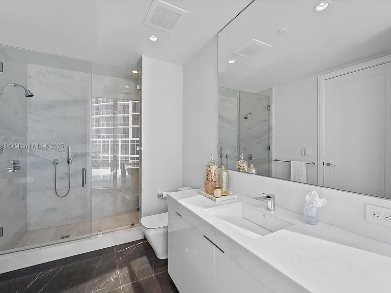 17975 Collins Ave #N-602 — Photo 23