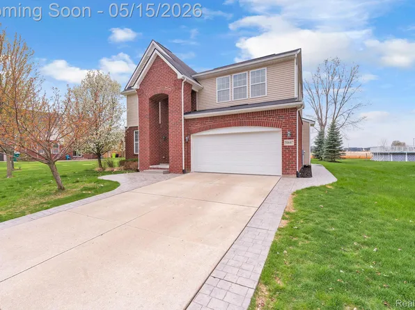 50647 Bredenbury Dr, Macomb, MI 48044