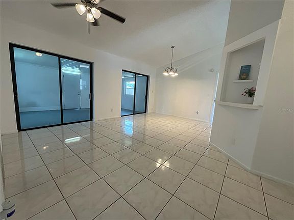 4th image of 340 CHIQUITA COURT
