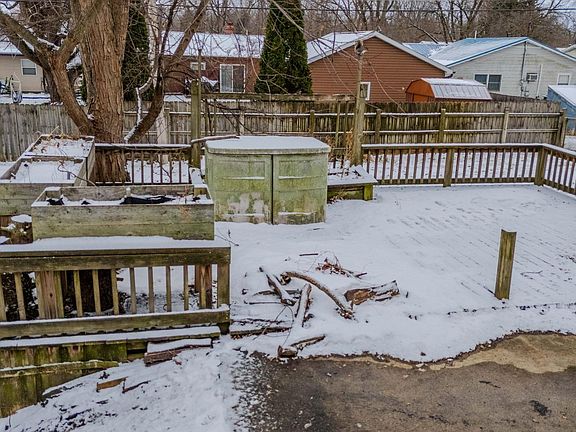 5th image of 93 E Sheridan Dr