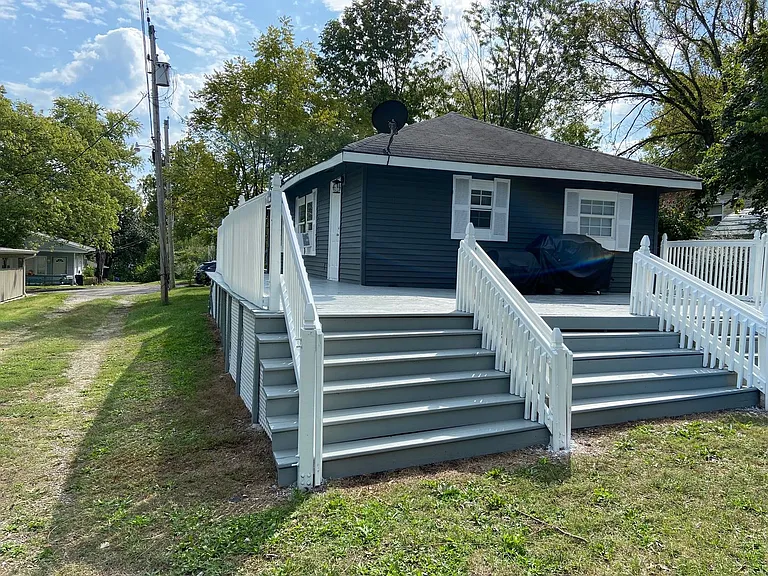 703 Brown St — Photo 30