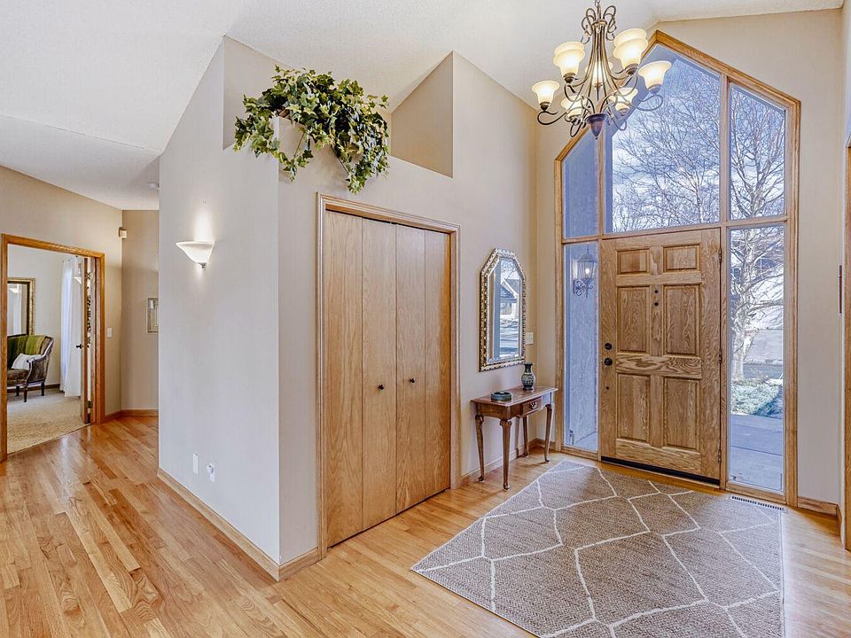 1st image of 7945 Ranchview Ln N