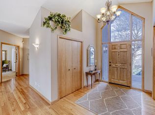 7945 Ranchview Ln N, Maple Grove, MN 55311