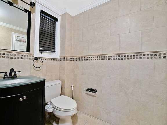 5th image of 79 Romaine Ave #2