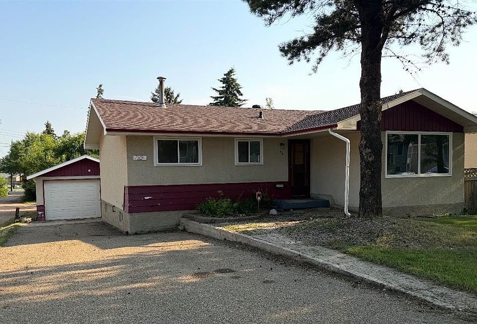 1st image of 36 S Grandview Cres