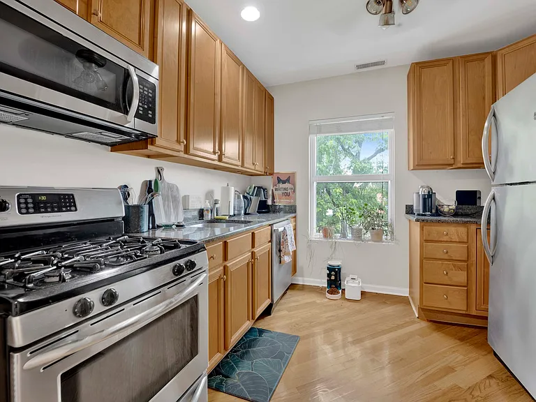 3201 W Argyle St #3N — Photo 3